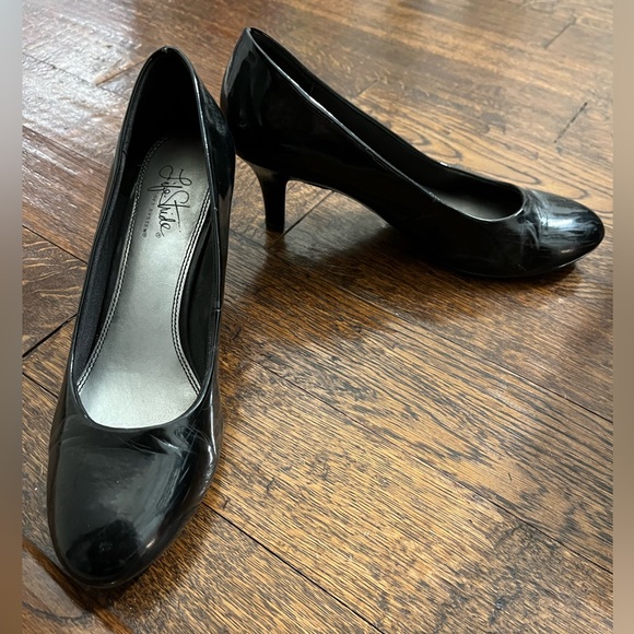 3/$30 Life Stride Heels - Picture 1 of 7